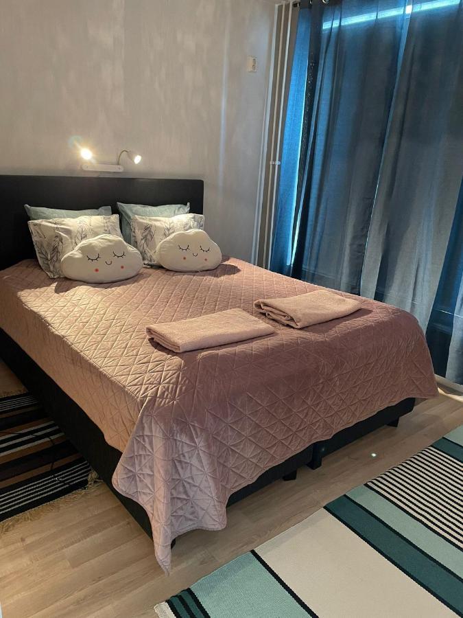 Apartment Sweet Dreams *